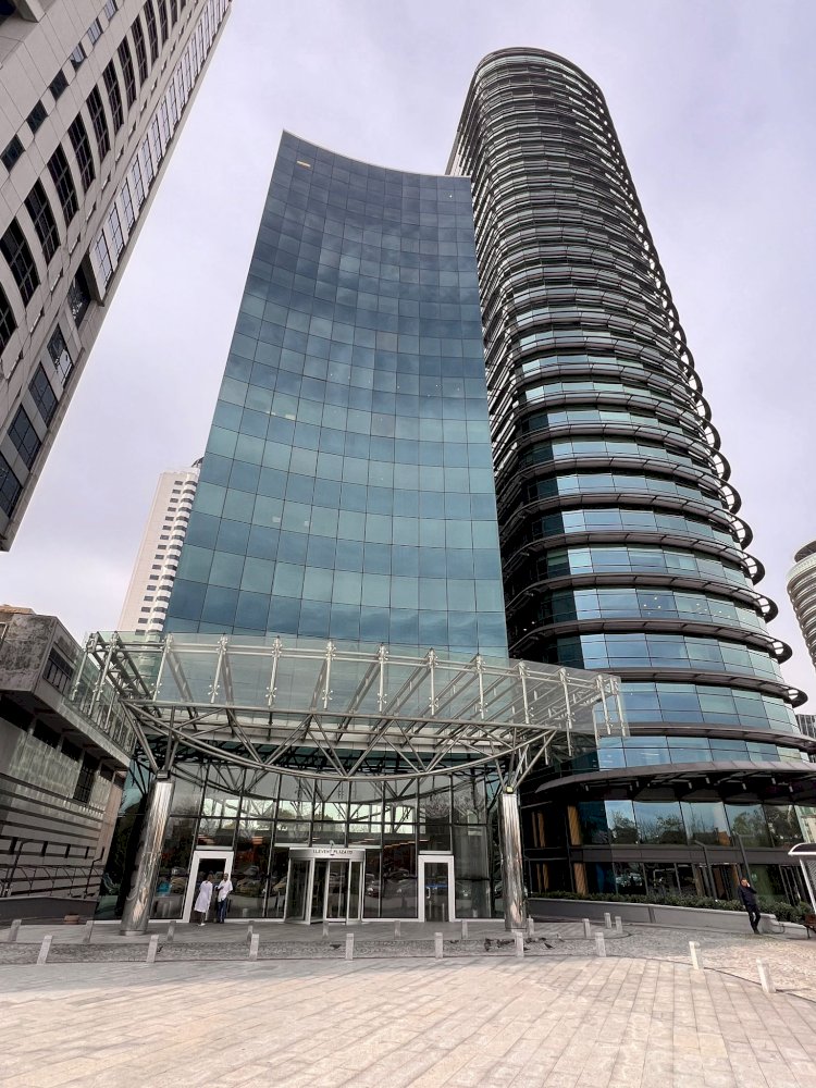 Büyükdere cd, 1.Levent Plaza
