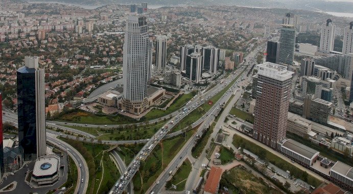 Which Regions on Büyükdere Cd Line Host Upper Segment Office Living Spaces?